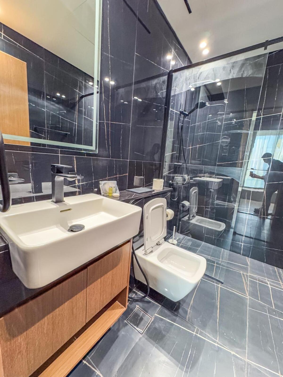 Bloomfeilds Royal 2br Binghatti Onyx Apartment